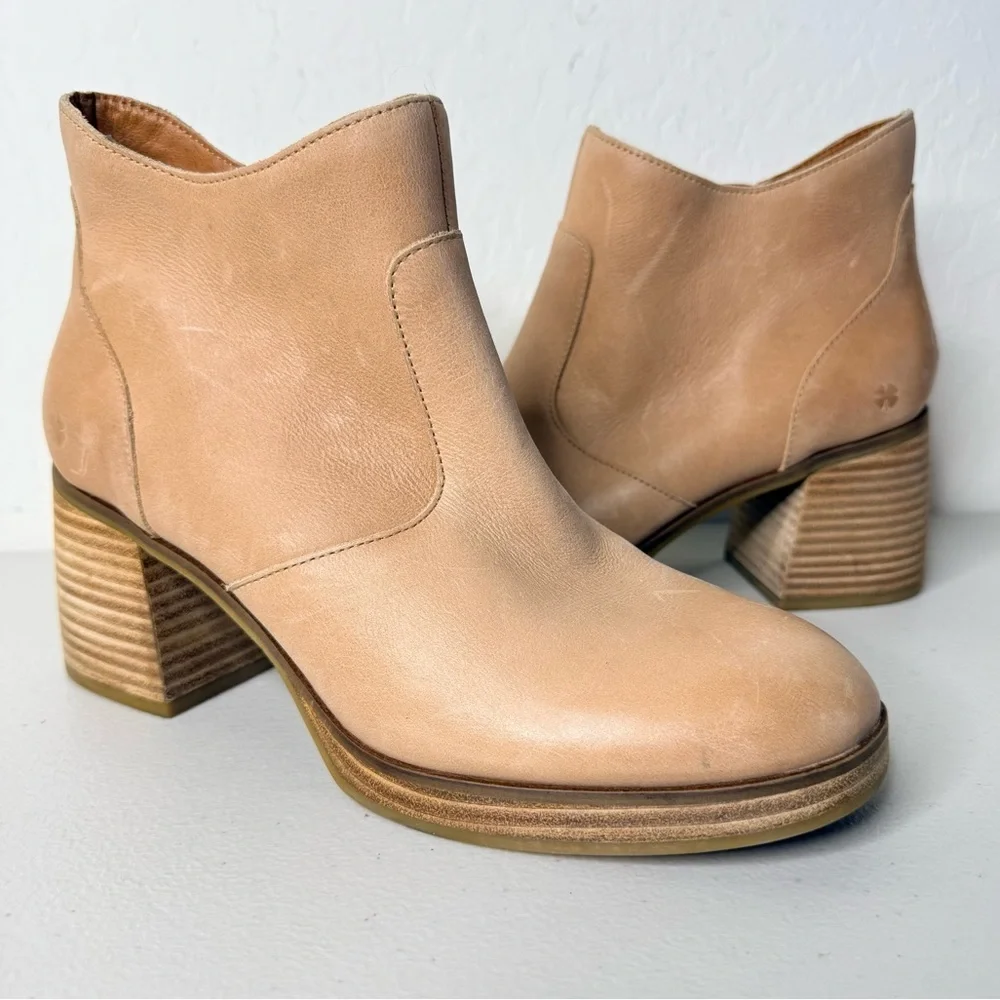 New Lucky Brand Quinlee Dusty SnAnd Stacked Heel Ankle Bootie Size 8